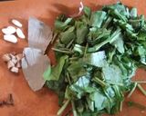 A picture of step 1 of Palak pulao.