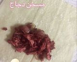 صورة لخطوة 3 من وصفة مسخن دجاج برقاق السبنج رول