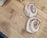 बीटरूट गार्लिक ब्रेड रोल्स(Beetroot garlic bread rolls recipe in hindi) रेसिपी चरण 8 फोटो