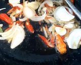 Foto langkah ke 4 dari resep Ikan mas goreng kuah kemangi.