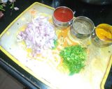 खान्देश स्पेशल कांदा कुरडई ची भाजी (kuradi bhaji recipe in marathi) रेसिपी स्टेप 3 फोटो 