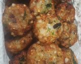 A picture of step 4 of Sabudana potato vada.