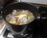 A picture of step 5 of Mole de Olla.