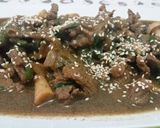 Foto langkah ke 4 dari resep Black Pepper Beef with Mushroom.