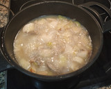 Foto del paso 2 de la receta: Pollo con salsa de peras y setas