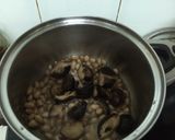 Hình bước làm 6 của món Hôm nay mình tham gia Lễ Hội Món Chay, xin được chia sẻ với các bạn món chay của xứ Huế quê mình nhé. #chay Trái Vả kho nấm