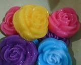 Foto langkah ke 3 dari resep Puding mawar.