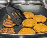 A picture of step 4 of Aloo tikki.