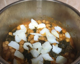 Foto del paso 8 de la receta: Potaje de garbanzos, espinacas y bacalao en olla rápida