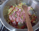 Foto del paso 7 de la receta: Arroz con chipirones, lomo de cerdo y gambones