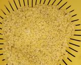 A picture of step 3 of Moong daal namkeen.