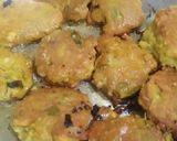 चना दाल प्याज़ पकौड़े (chana dal pakode recipe in Hindi) रेसिपी चरण 4 फोटो