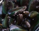 Foto langkah ke 1 dari resep Kerang Ijo Suram.
