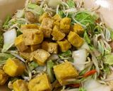 Foto langkah ke 4 dari resep Tumis Sawi Putih Tauge Tahu.