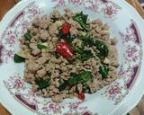 รูปขั้นตอนการทำที่ 5 ของ ผัดกะเพราหมูสับ