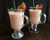 A picture of step 3 of Strawberry Kiwi Smoothie.