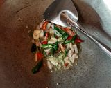 Foto langkah ke 3 dari resep Tumis kates muda ekstra pedass.