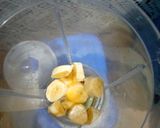 A picture of step 1 of Banana crepes.