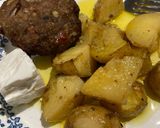 A picture of step 8 of Greek burgers with potatoes.