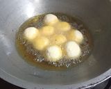 Foto langkah ke 3 dari resep Jemblem aka bola singkong.