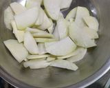 A picture of step 1 of Gaanth gobhi sabzi.