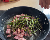 Foto del paso 2 de la receta: Macarrones con bacon y espárragos verdes