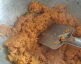 A picture of step 3 of Fried Carrot paste.