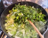 Foto del paso 2 de la receta: Tortilla de cebollín y atún