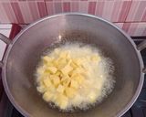 Foto langkah ke 3 dari resep Sambal Goreng Kentang Ati Rempela Sederhana.