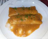 Foto del paso 4 de la receta: Canelones de masa de croquetas en salsa de carne