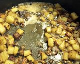 A picture of step 3 of Burnt Onions with Green Beans and Potatoes.