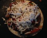 Foto del paso 3 de la receta: Quesadilla de pollo