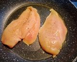 Foto del paso 1 de la receta: Pollo en salsa de cebolla y champiñones