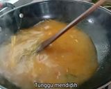 Foto langkah ke 5 dari resep Rebung Rebon Kuah Kuning.