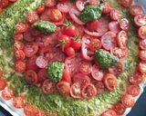 Une image de l'étape 2 de Tarte fine aux tomates 🍅 pesto jambon cru.