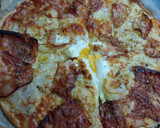Foto del paso 5 de la receta: Pizza bacon, tomatiga, ceba, ais, formatge sense lactosa