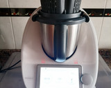 Foto del paso 2 de la receta: Ensalada de dinos con pisto (Thermomix)