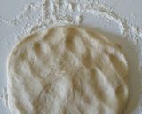 A picture of step 5 of Moroccan pita bread.