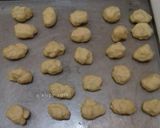 Foto langkah ke 3 dari resep 5 - Pia Teflon Isi Keju.