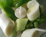 Foto del paso 1 de la receta: Chocos con habas en olla rápida