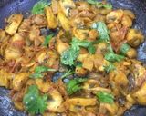 A picture of step 9 of Mushroom curry.