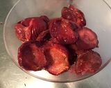 Une image de l'étape 1 de Compote de cerises et pêches de vigne.