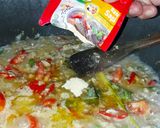Foto langkah ke 6 dari resep Tumis Pare Oncom Teri Nasi.