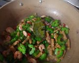 Foto langkah ke 5 dari resep Oseng Pare Tempe Udang.