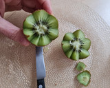 Foto del paso 4 de la receta: Flor de kiwi 🥝 Flor de loto 🪷 🧘🏻‍♀️ de 🥝