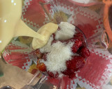 Foto del paso 2 de la receta: Bienvenidos a la Navidad🎄. Helado con macarrones y salsa de frutos rojos