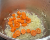Foto del paso 3 de la receta: Manitas de cerdo con alubias