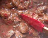 Foto del paso 2 de la receta: Carne estofada con ajo (Variación al vino tinto) 🍷