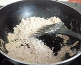 A picture of step 1 of Chestnut flour halwa.