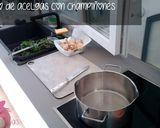 Foto del paso 3 de la receta Salteado tradicional de acelgas con champiñones al ajillo